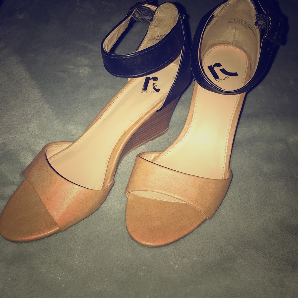 Report shoes